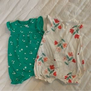 2pcs Carter’s bodysuits